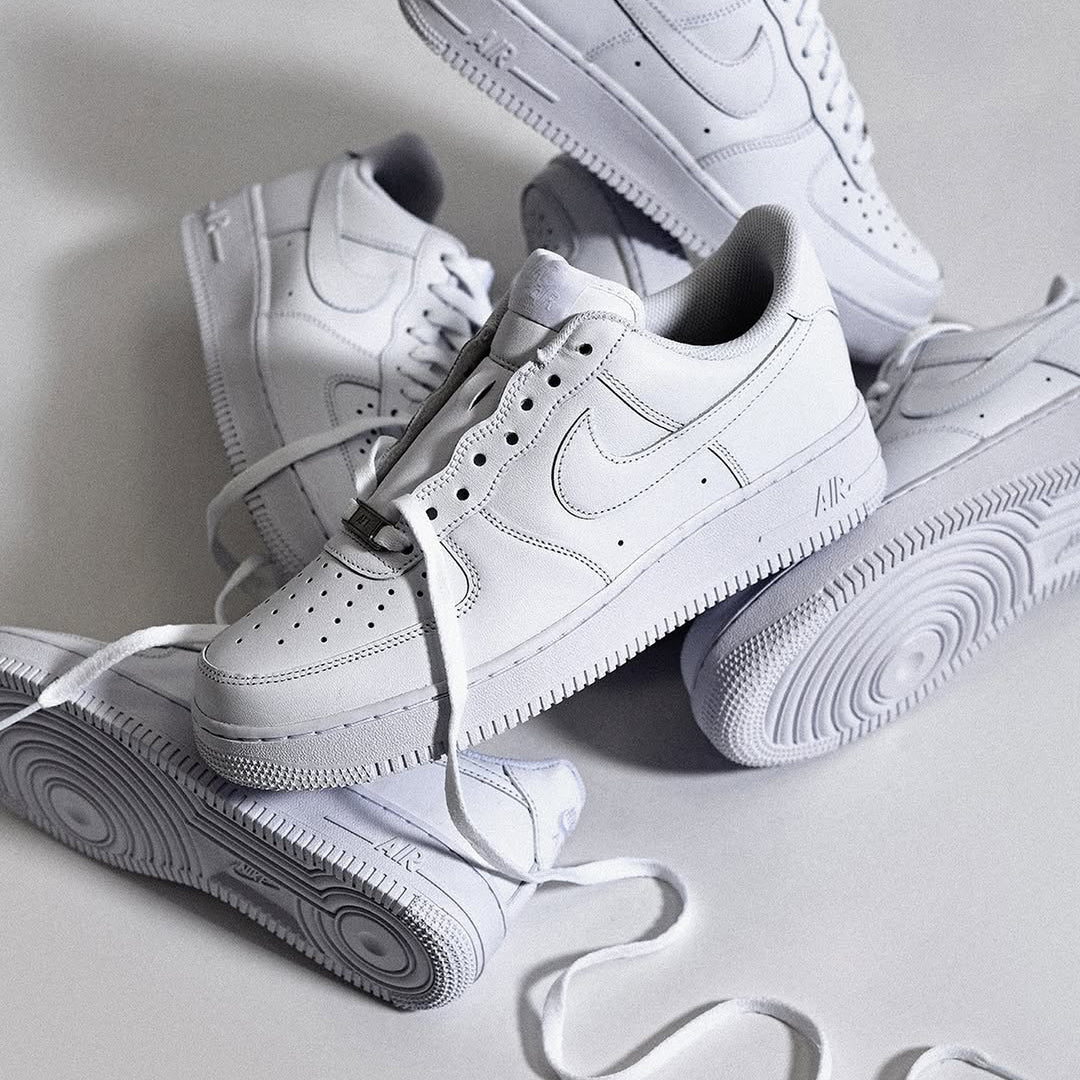Valkoiset Air Force 1 kengät
