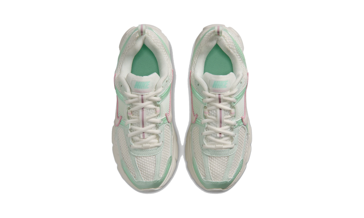 Nike Vomero 5 Shoes with Reflective Design Accents Sail/Sail/Pink Foam/Arctic Green