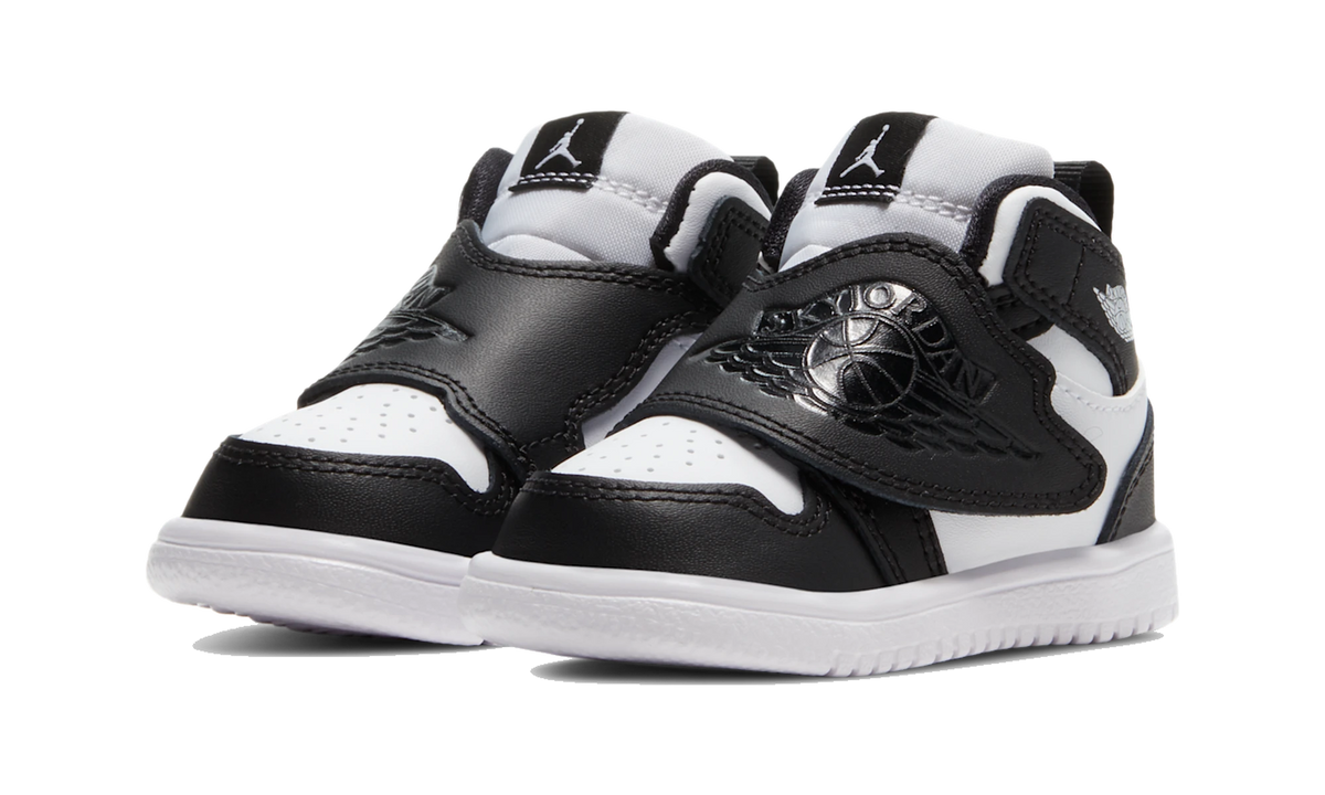 Sky Air Jordan 1 Baby and Toddler Shoe Black/White/Black