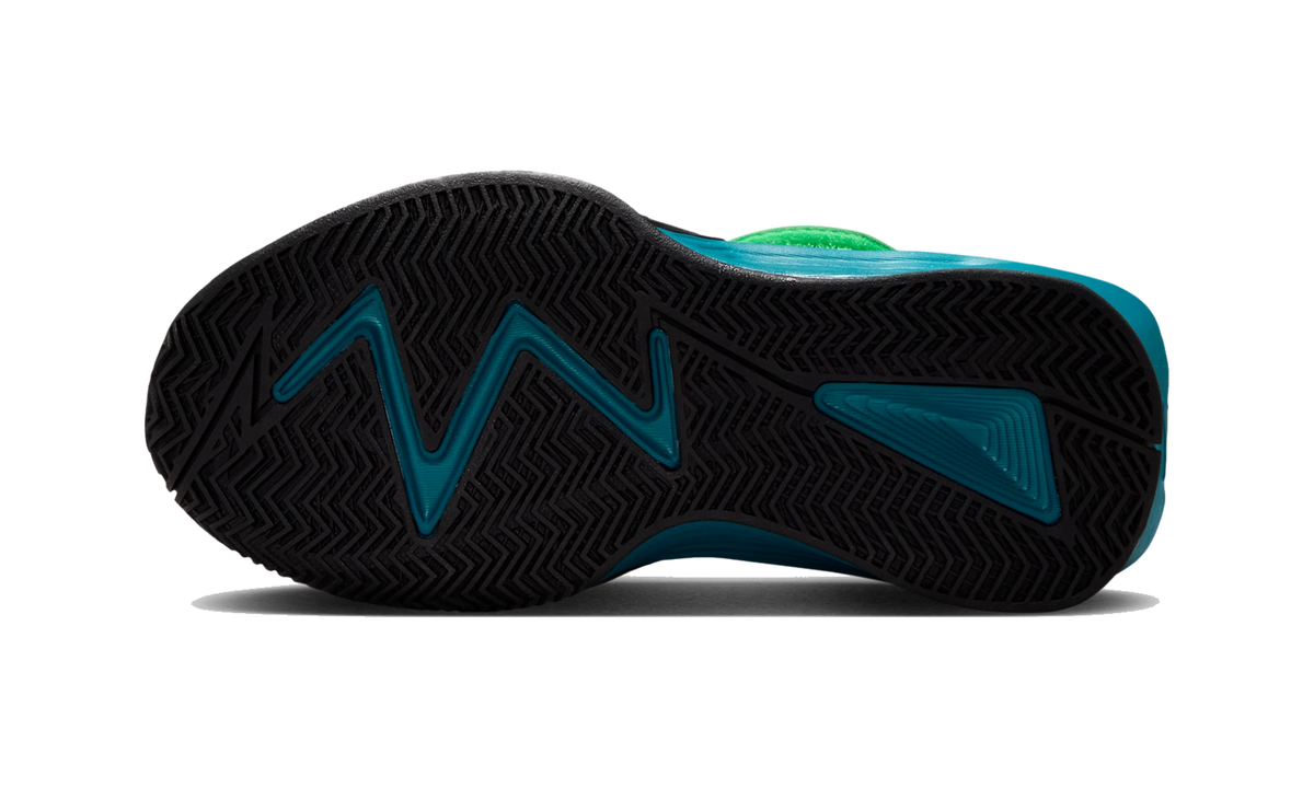 Nike S.T. Dynamite Basketball Shoe Illusion Green/Bright Spruce/Energy/Black