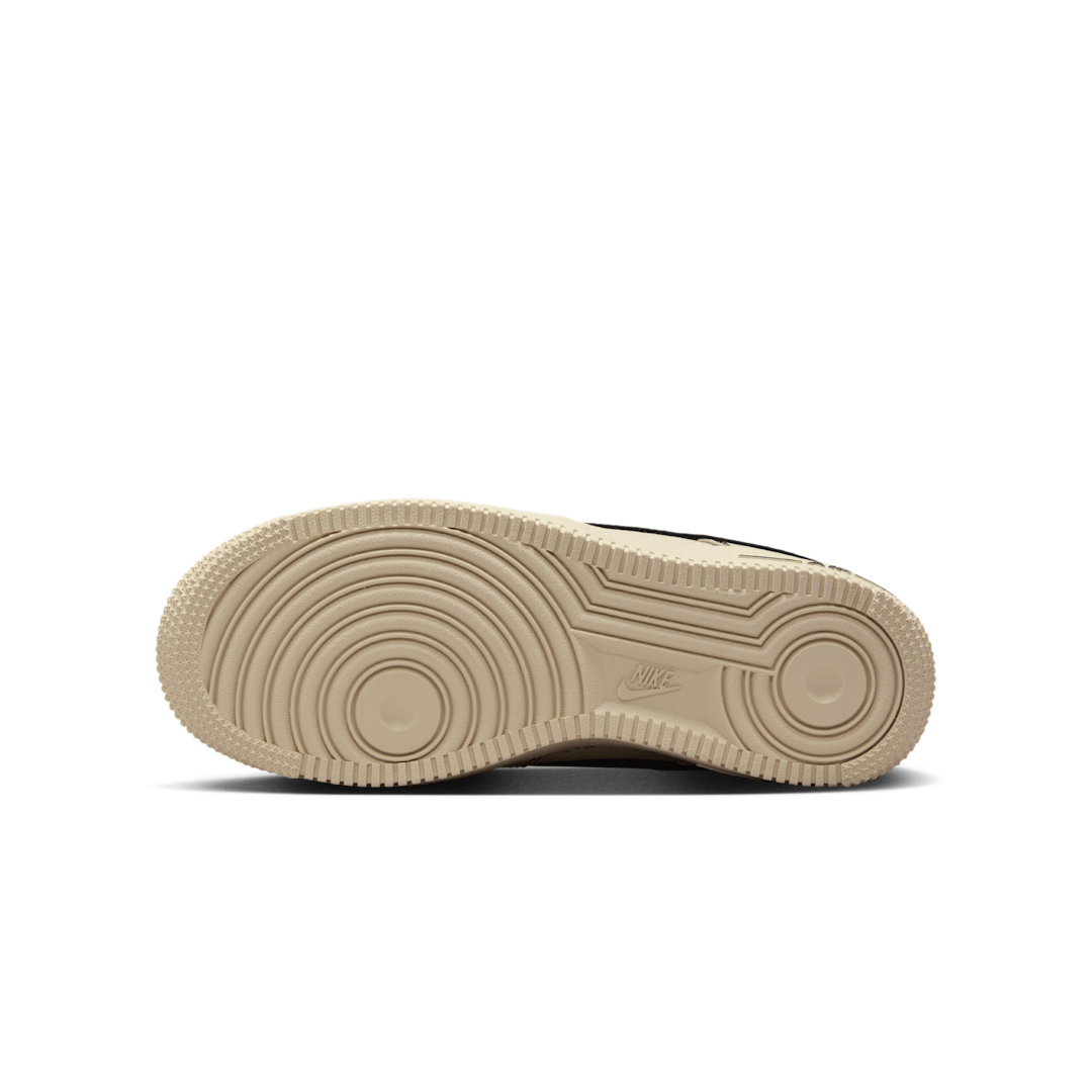 Nike Air Force 1 LV8 Light Khaki/Black