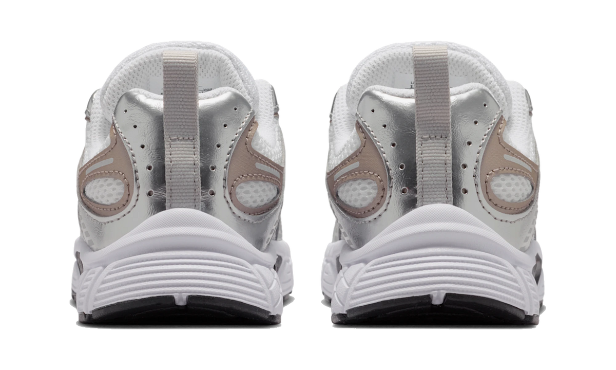 Nike V5 RNR Shoes (Classic laces) White/Vast Grey/College Grey/Black
