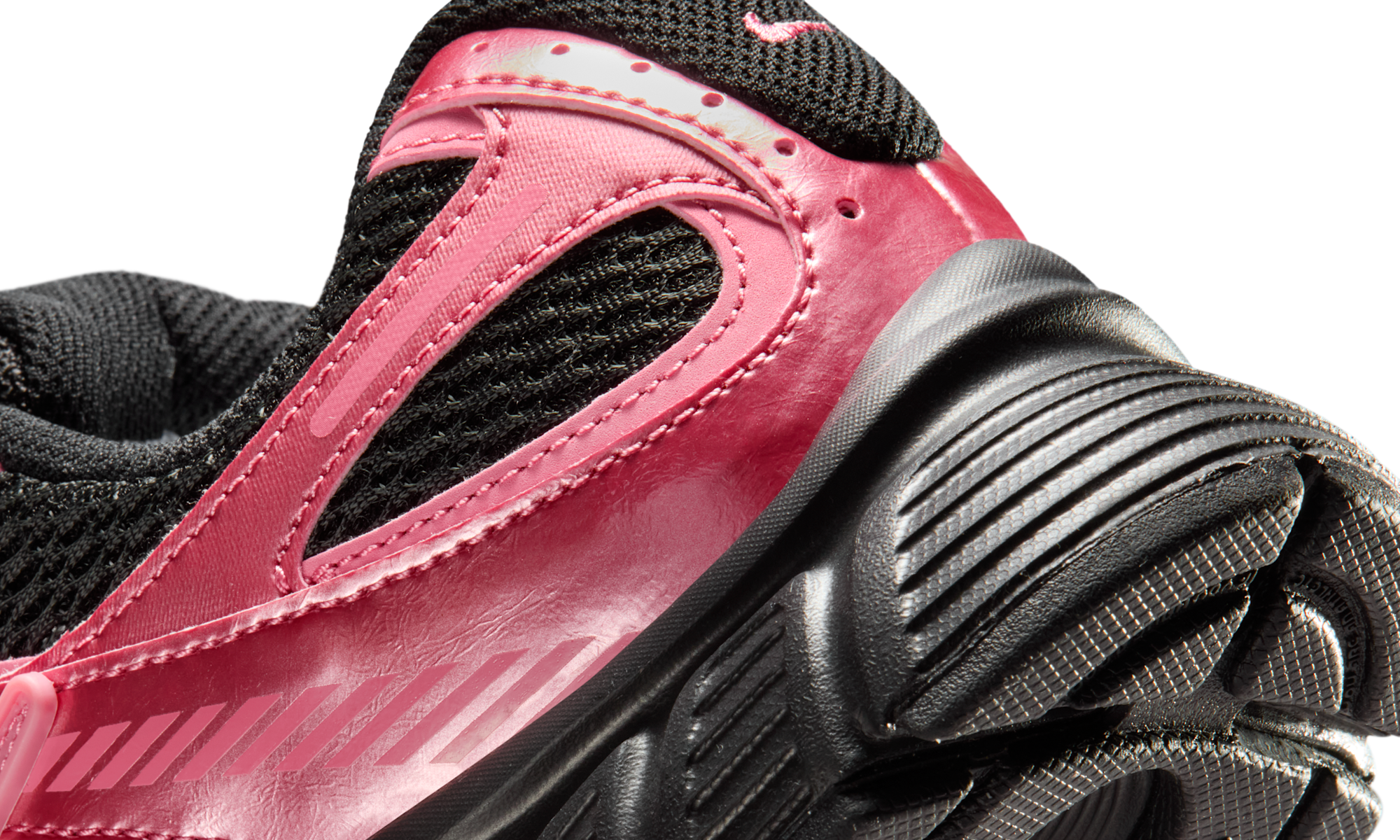 Nike V5 RNR shoes with reflective accents Black/Peony/Black