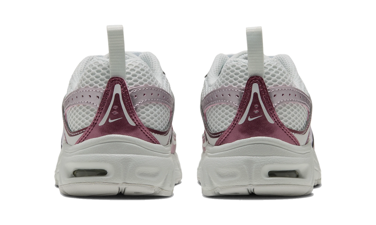Nike Air Max Moto 2K Off-White/Metallic Silver/Mystic Dates/Bleached Lilac