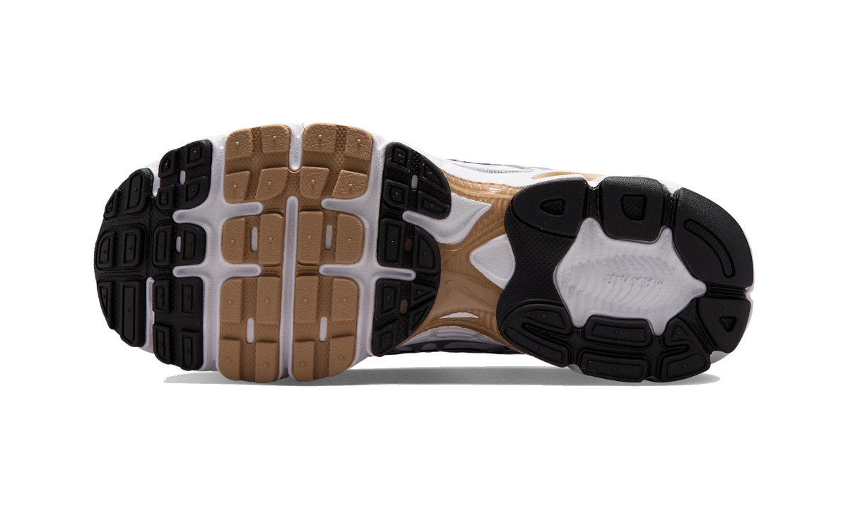Nike Air Max Moto 2K shoes with reflective accents White/Metallic Silver/Black/British Khaki