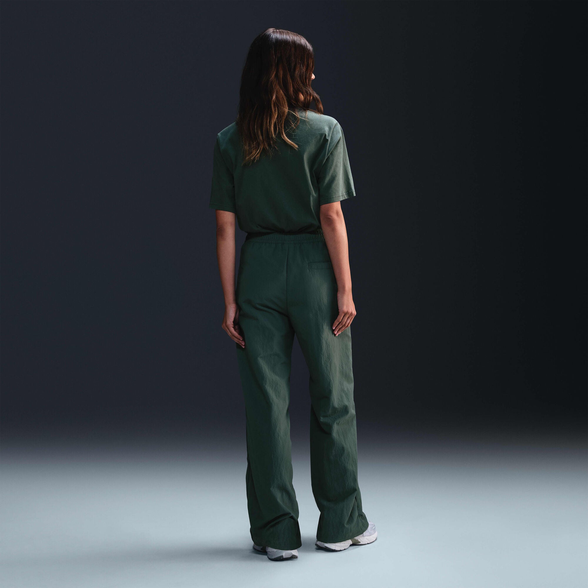 Nike Sportswear Everything Wovens Mid-Rise Open-Hem Trousers Vintage Green/Sail - Sneak