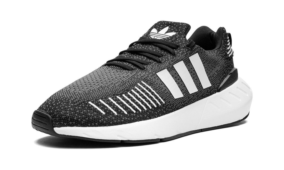 Adidas Swift Run 22 Black White