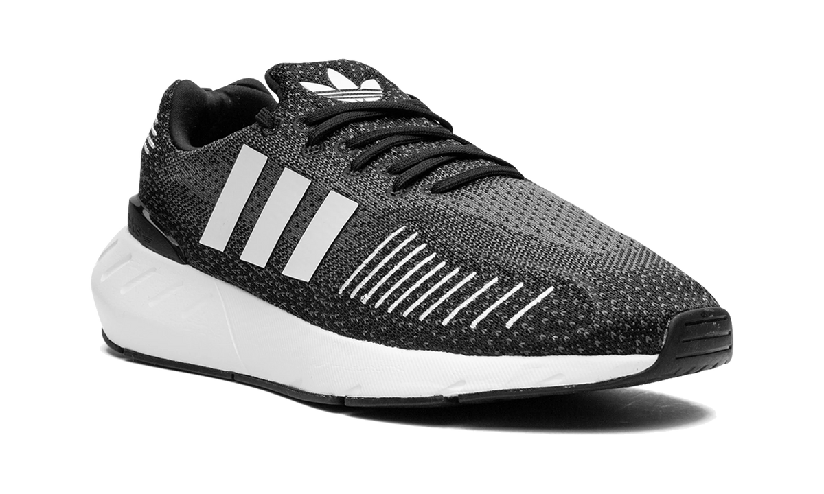 Adidas Swift Run 22 Black White