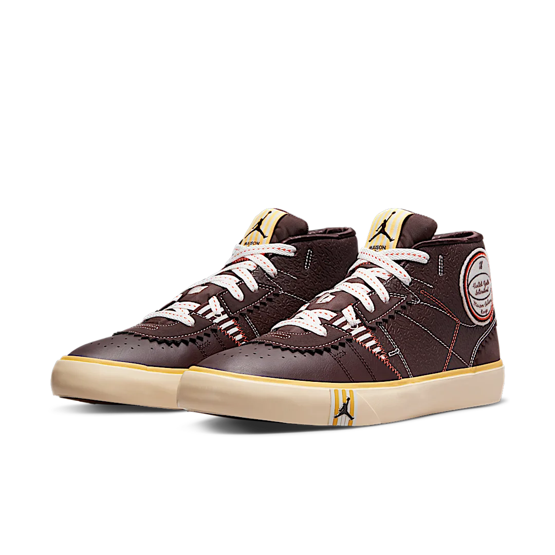 Air Jordan Series Mid Maison Chateau Rouge Brown, Brown Basalt/Sail/Pale Vanilla/Orange (DO5247-212)