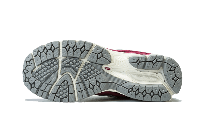 New Balance 2002R Bordeaux, Bordeaux/White (M2002RHA)