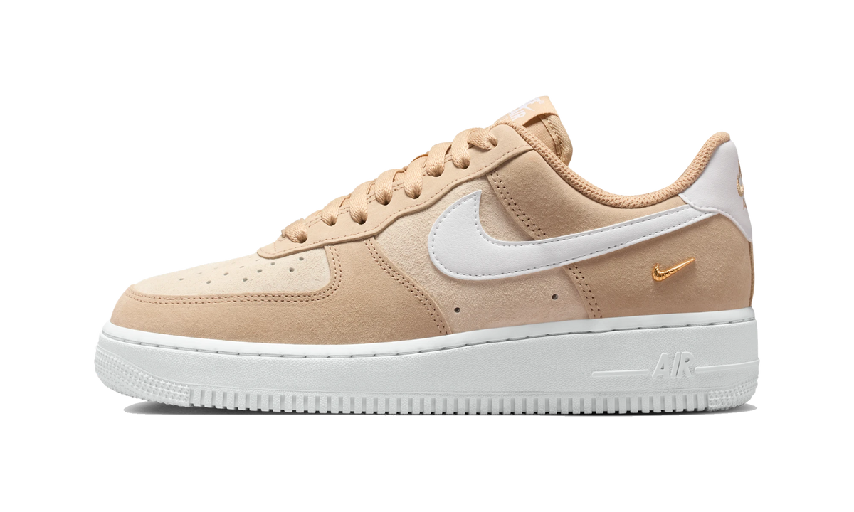 Nike Air Force 1 Low '07 SE Linen Sand Drift Metallic Gold Mini Swoosh
