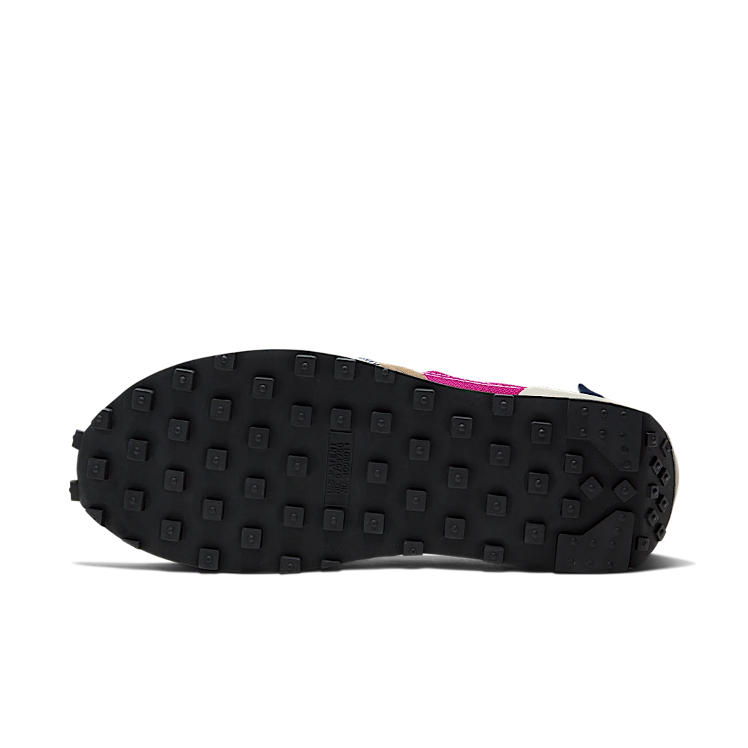 Nike Daybreak Type Cactus Flower, Cactus Flower/Light Bone/Midnight Navy (CW7566-500)