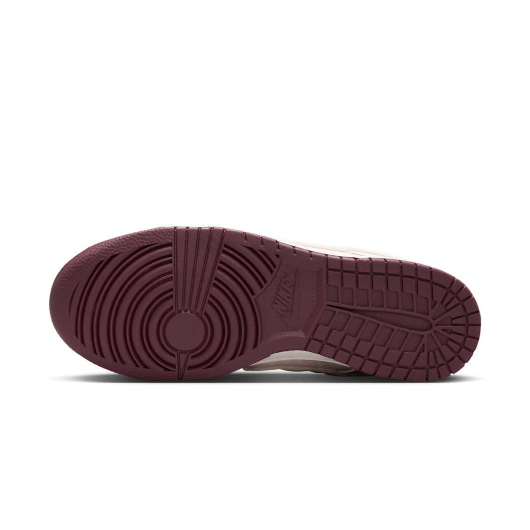 Nike Dunk Low Valentine's Day (2026)