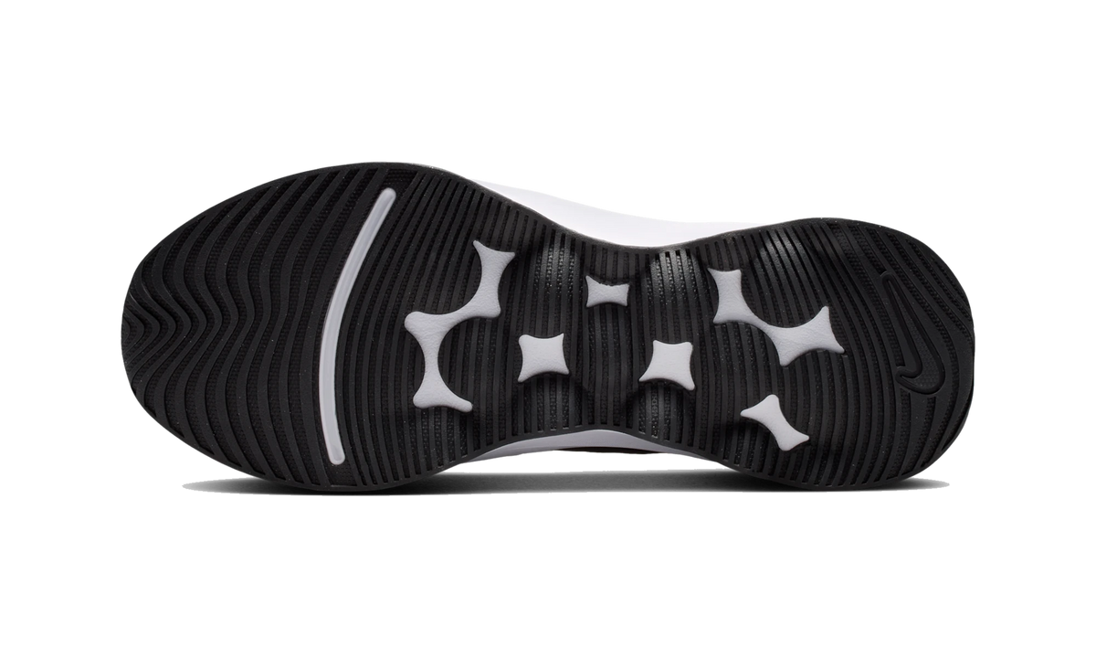 Nike Motiva 2 Black White