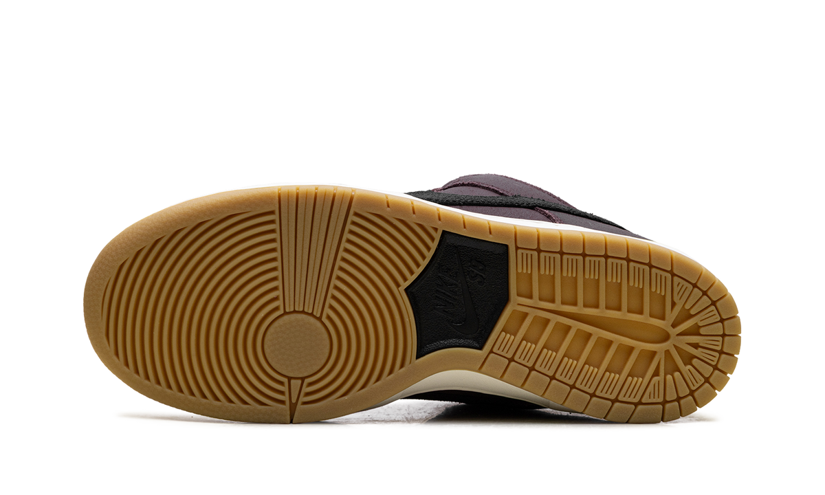 Nike SB Dunk Low Pro Burgundy Crush