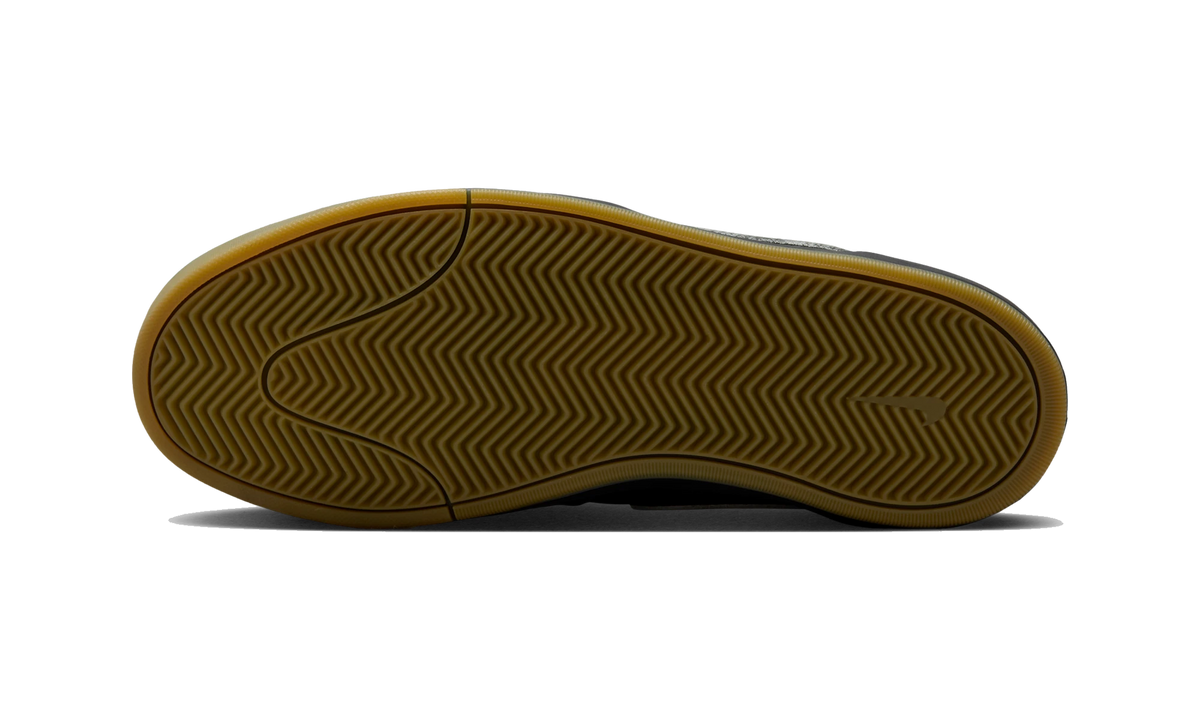 Nike SB React Leo Black Gum