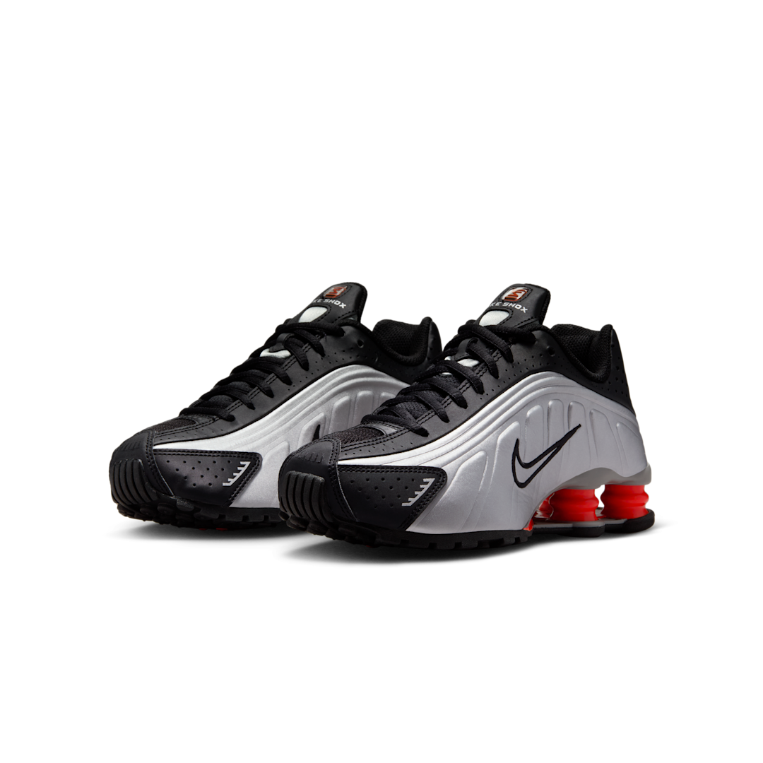 Nike Shox R4 Metallic Silver Black Picante Red, Metallic Silver/Black/Picante Red/Metallic Silver (CW2626-005)
