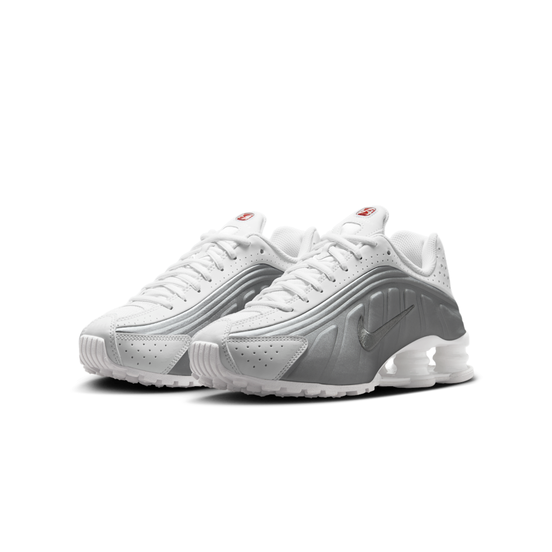 Nike Shox R4 White Bright Crimson Metallic Silver, White/White/Bright Crimson/Metallic Silver (CW2626-101)