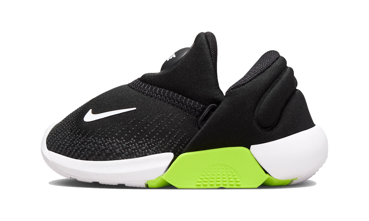 Nike Swoosh Go TD Black Volt