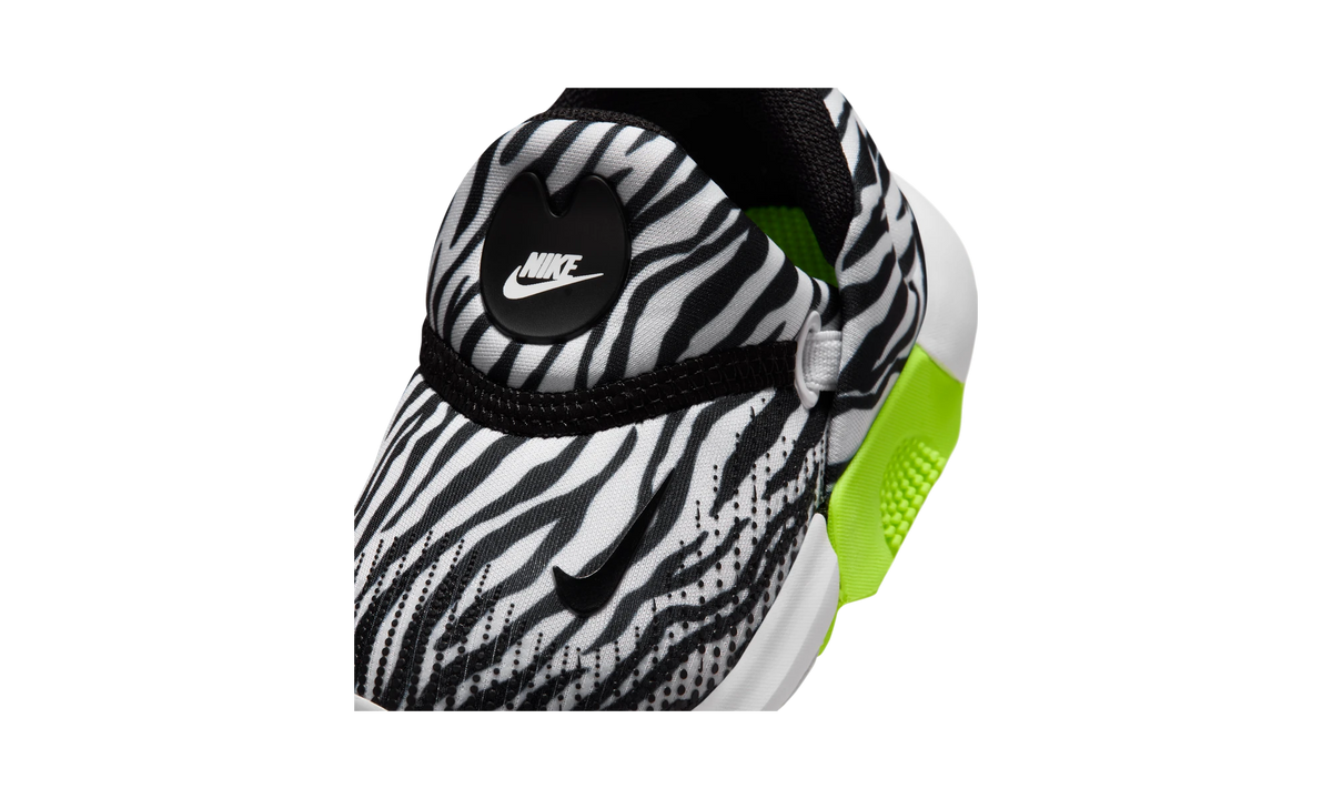 Nike Swoosh Go TD White Volt