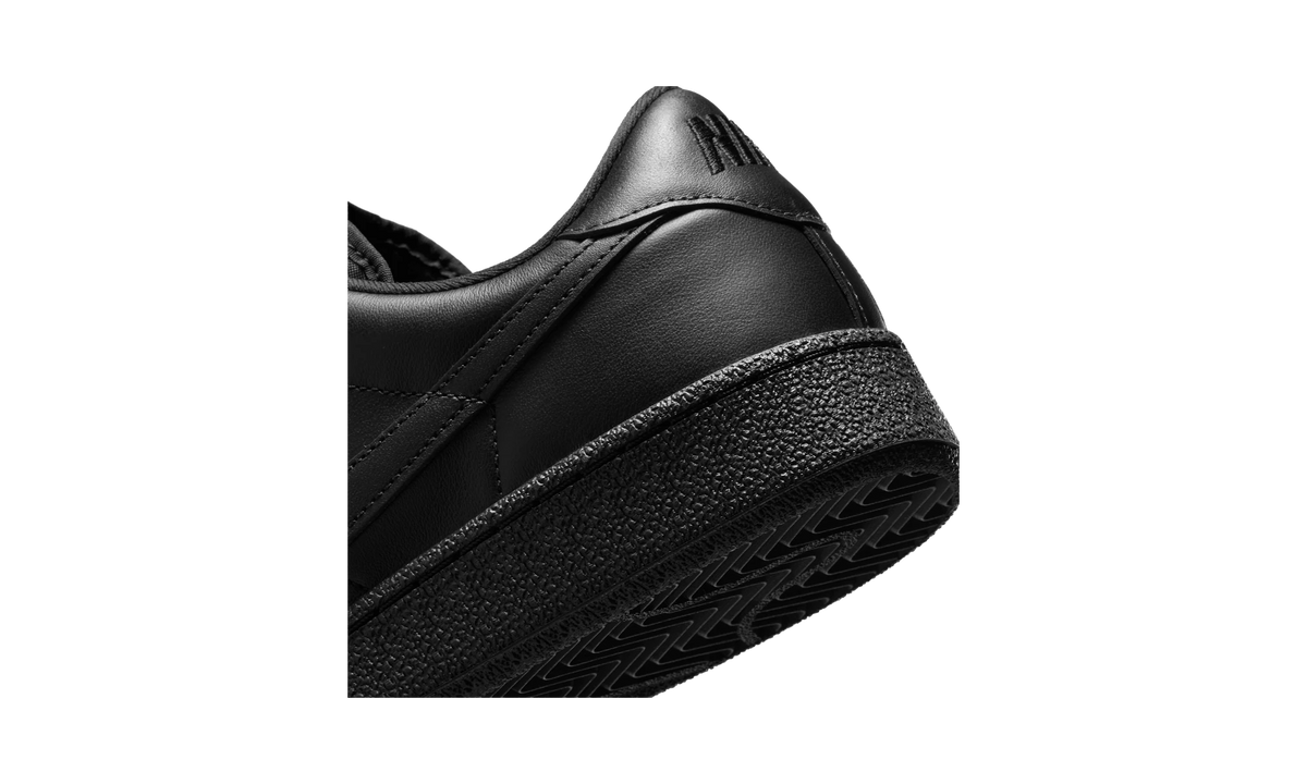 Nike Tennis Classic CS Triple Black