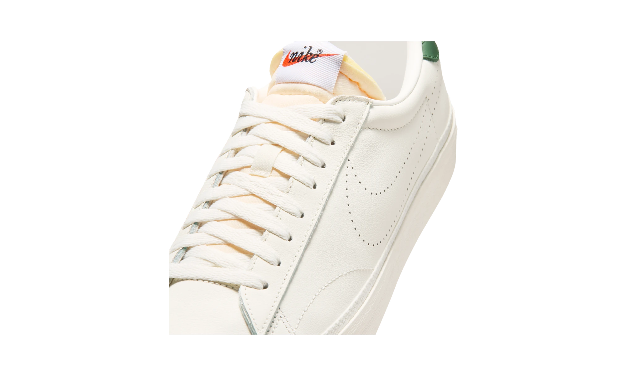 Nike Tennis Classic Sail Fir Team Orange