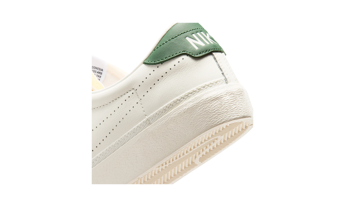 Nike Tennis Classic Sail Fir Team Orange