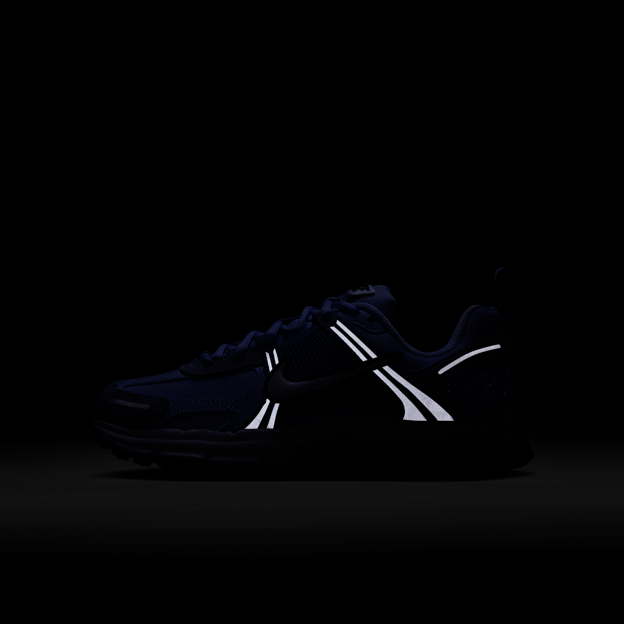 Nike Vomero 5 Football Grey Pencil Point