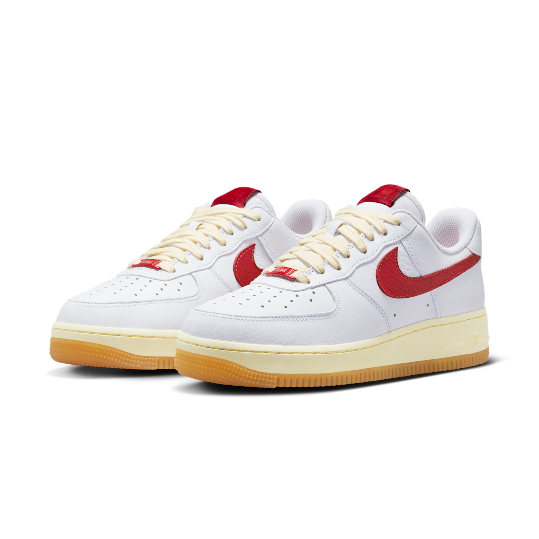 Nike Air Force 1 07 Summit White University Red, Summit White/University Red/Coconut Milk/Gum Light Brown (FN3493-100)