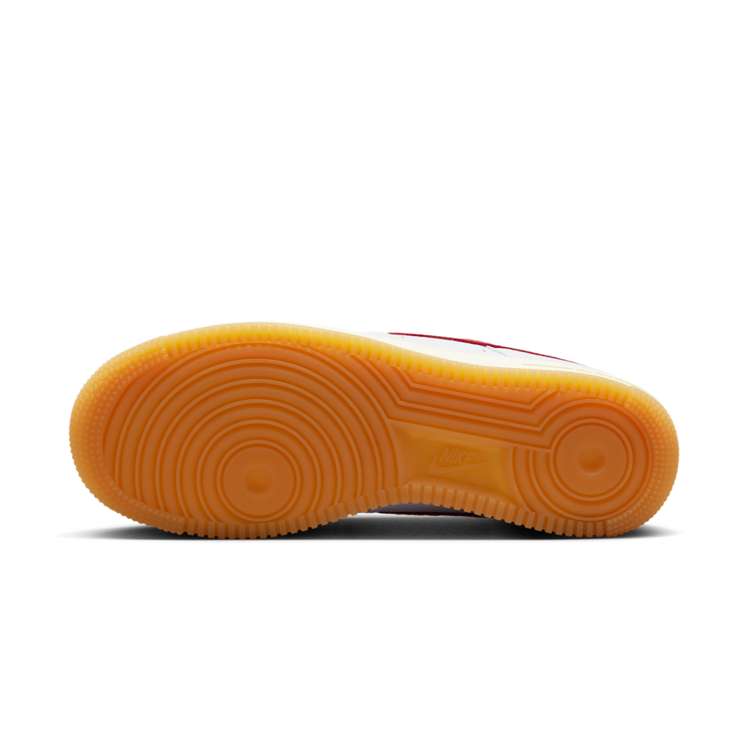 Nike Air Force 1 07 Summit White University Red, Summit White/University Red/Coconut Milk/Gum Light Brown (FN3493-100)