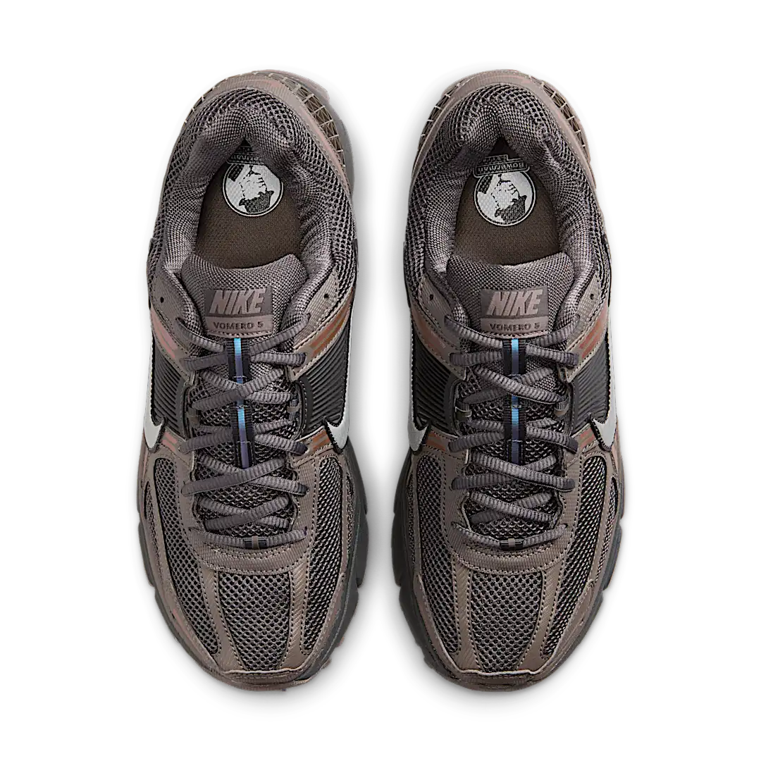 Nike Zoom Vomero 5 Cave Stone, Cave Stone/Multi-Color/Medium Ash/Metallic Silver (HF5493-201)