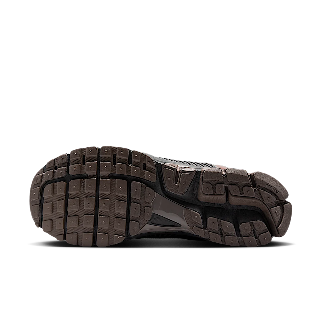 Nike Zoom Vomero 5 Cave Stone, Cave Stone/Multi-Color/Medium Ash/Metallic Silver (HF5493-201)