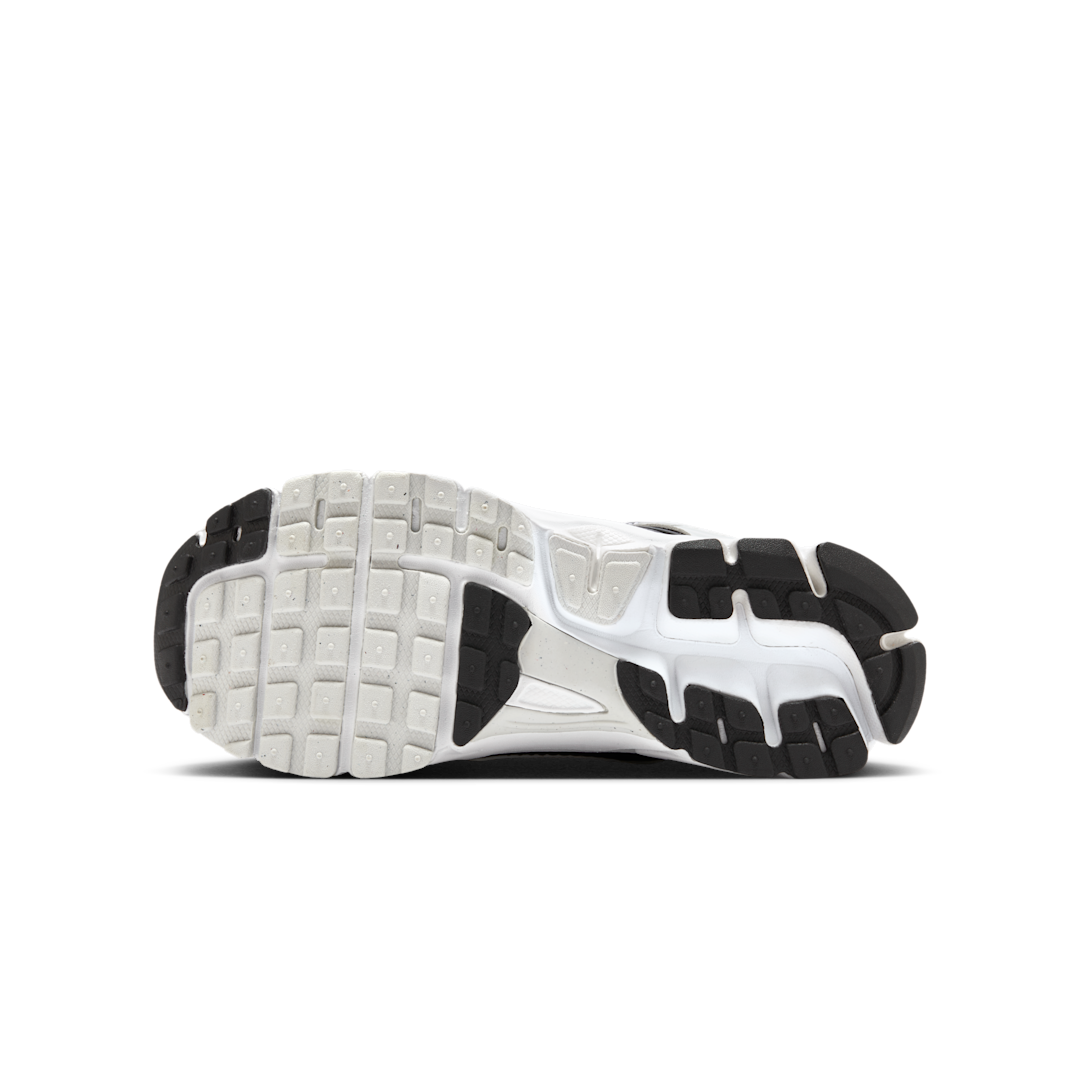 Nike Zoom Vomero 5 Metallic Platinum Black