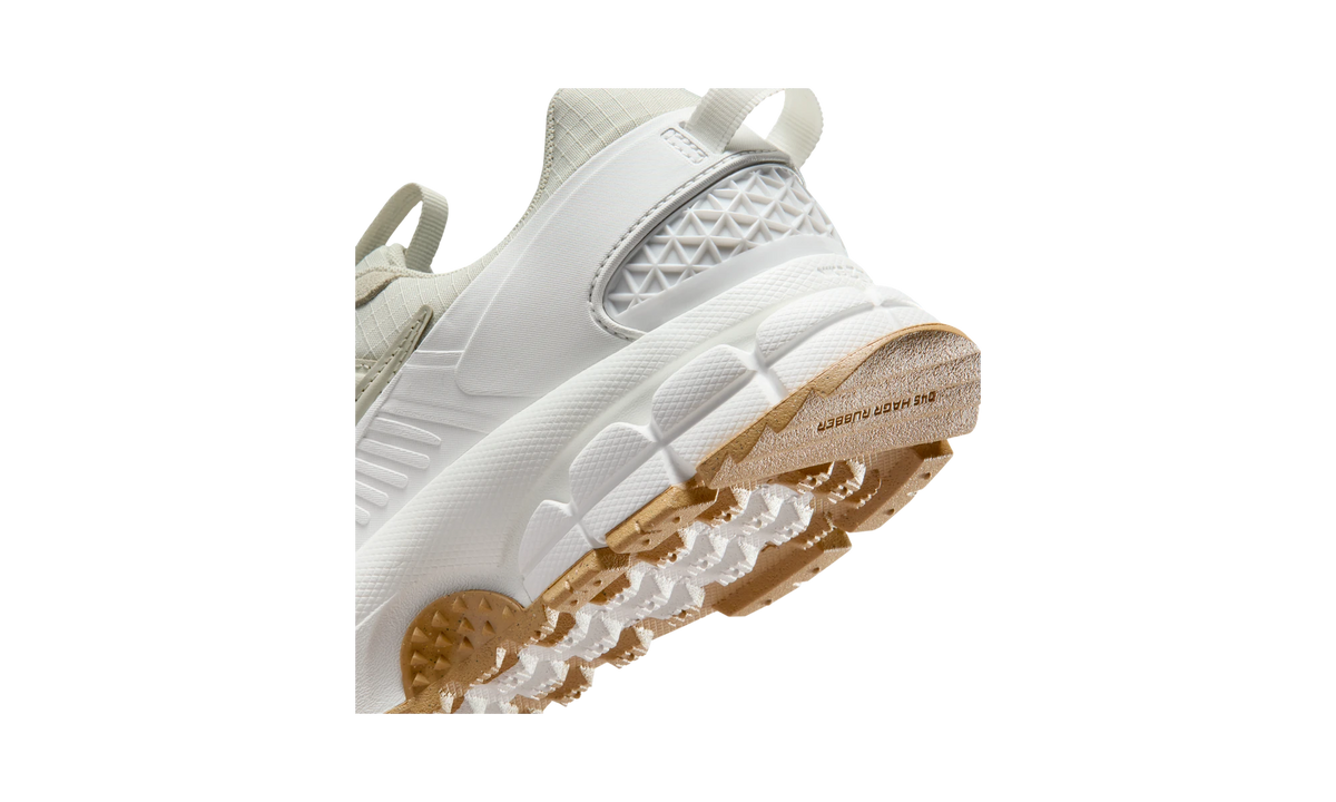 Nike Zoom Vomero 5 Roam Sail Light Stone Gum