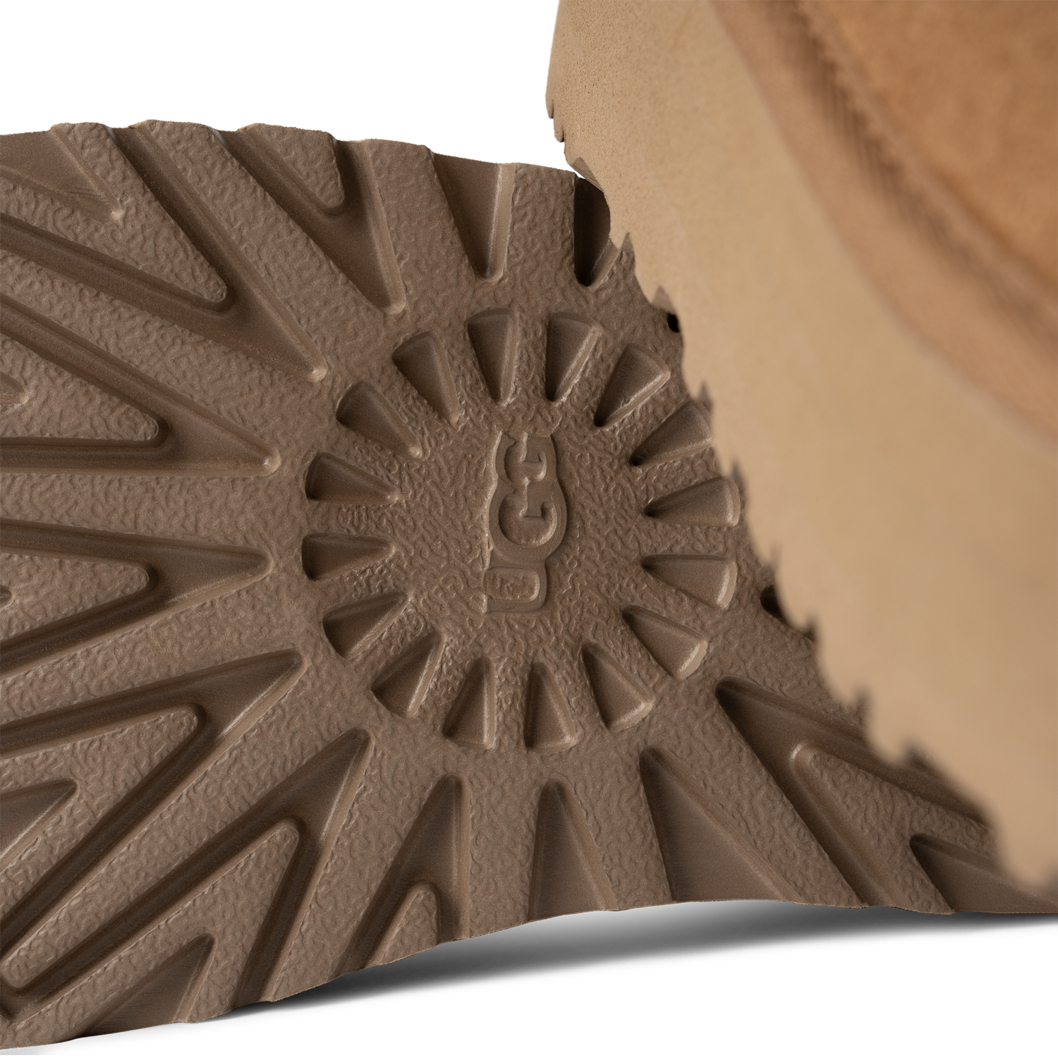 UGG Classic Ultra Mini Platform Boot Chestnut (Kids), Chestnut (1157791K-CHE)