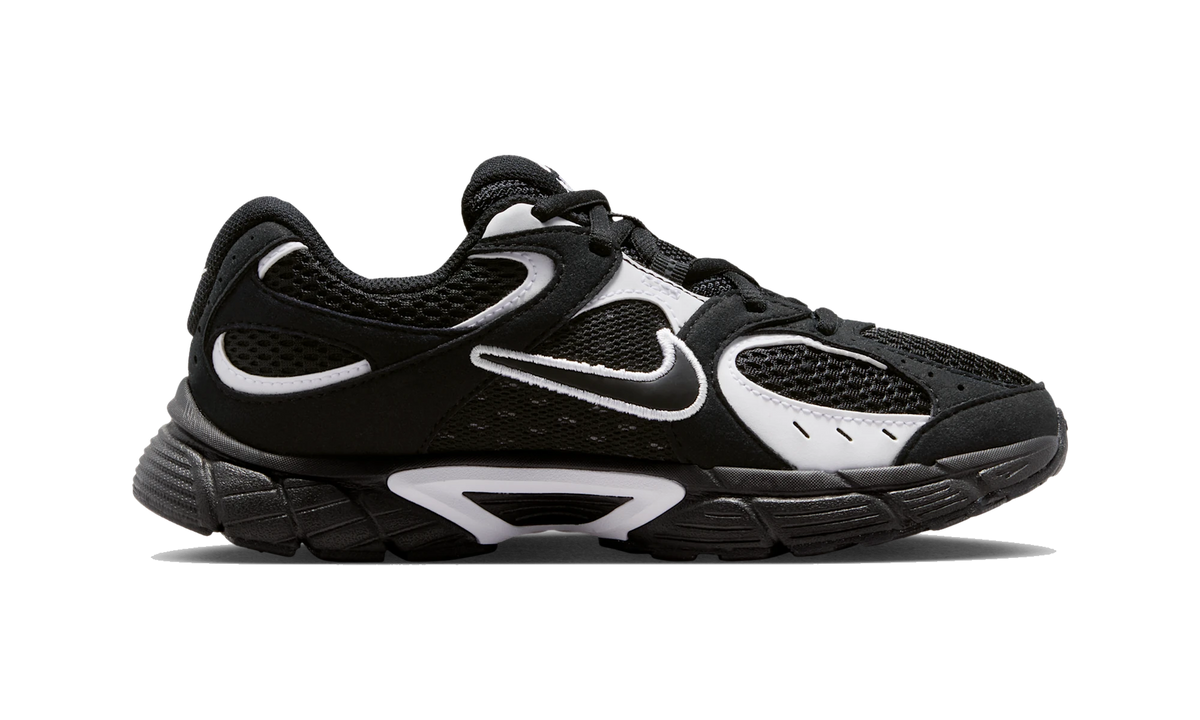 Nike V5 Runner Suede Black/Black/White