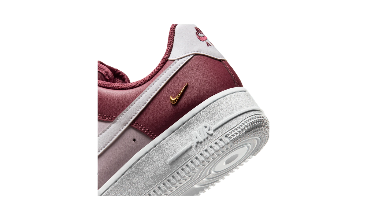 Nike Air Force 1 '07 Pink Smoke/Bleached Lilac/Metallic Gold/White