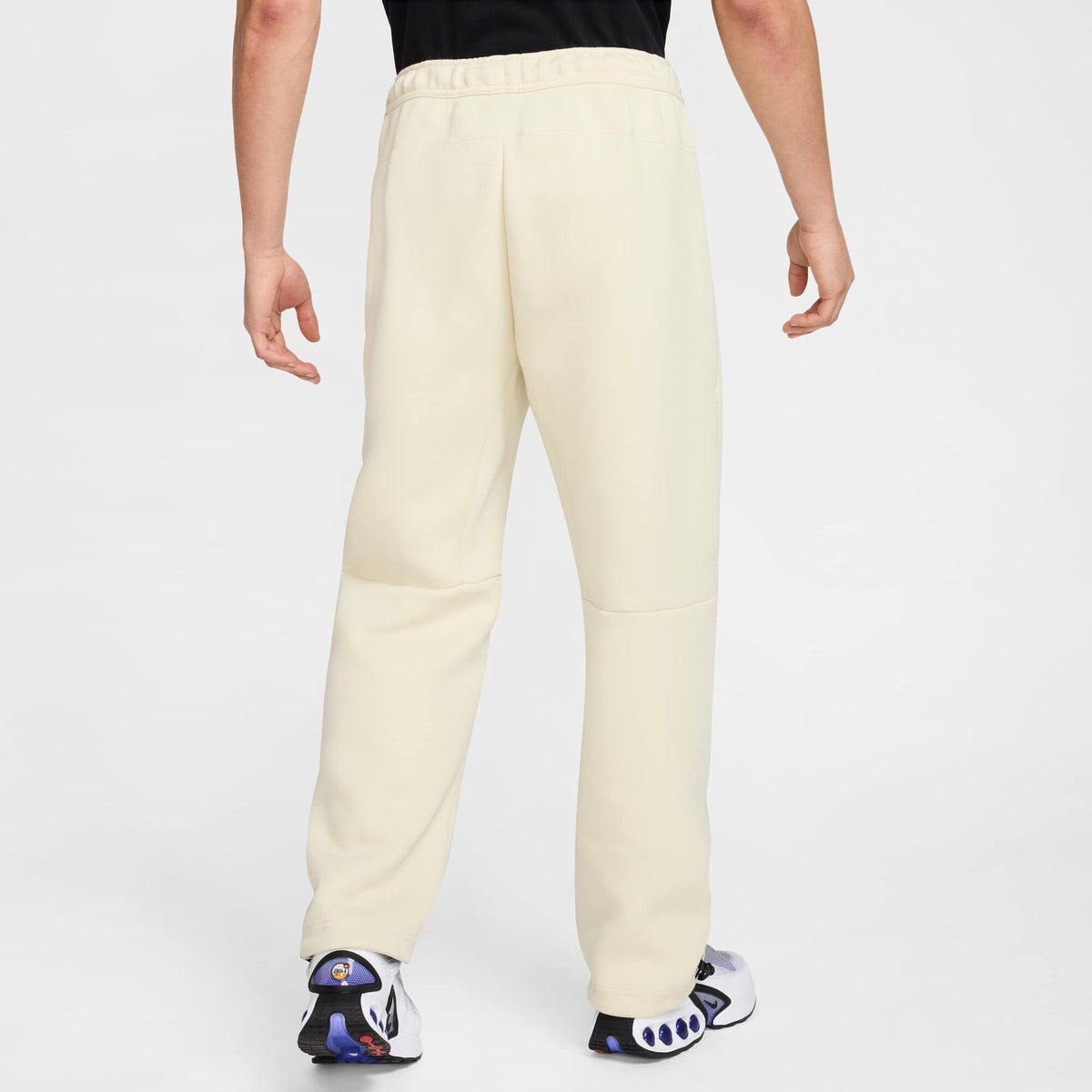 Nike Tech Fleece Open-Hem Trousers Light Khaki/Black