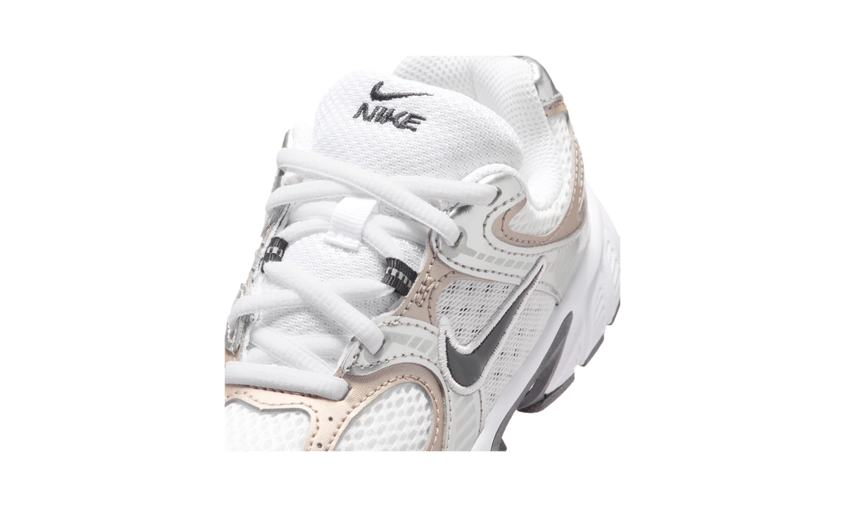Nike V5 RNR Shoes (Classic laces) White/Vast Grey/College Grey/Black