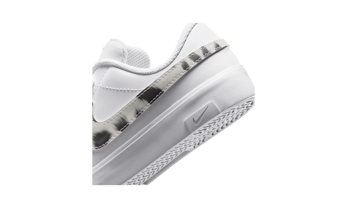 Nike Tennis Essential White/Black