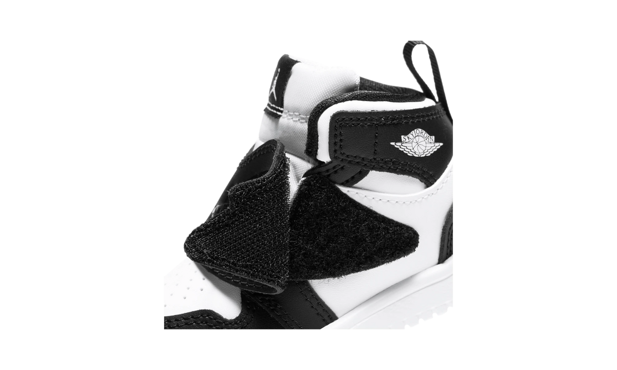 Sky Air Jordan 1 Baby and Toddler Shoe Black/White/Black
