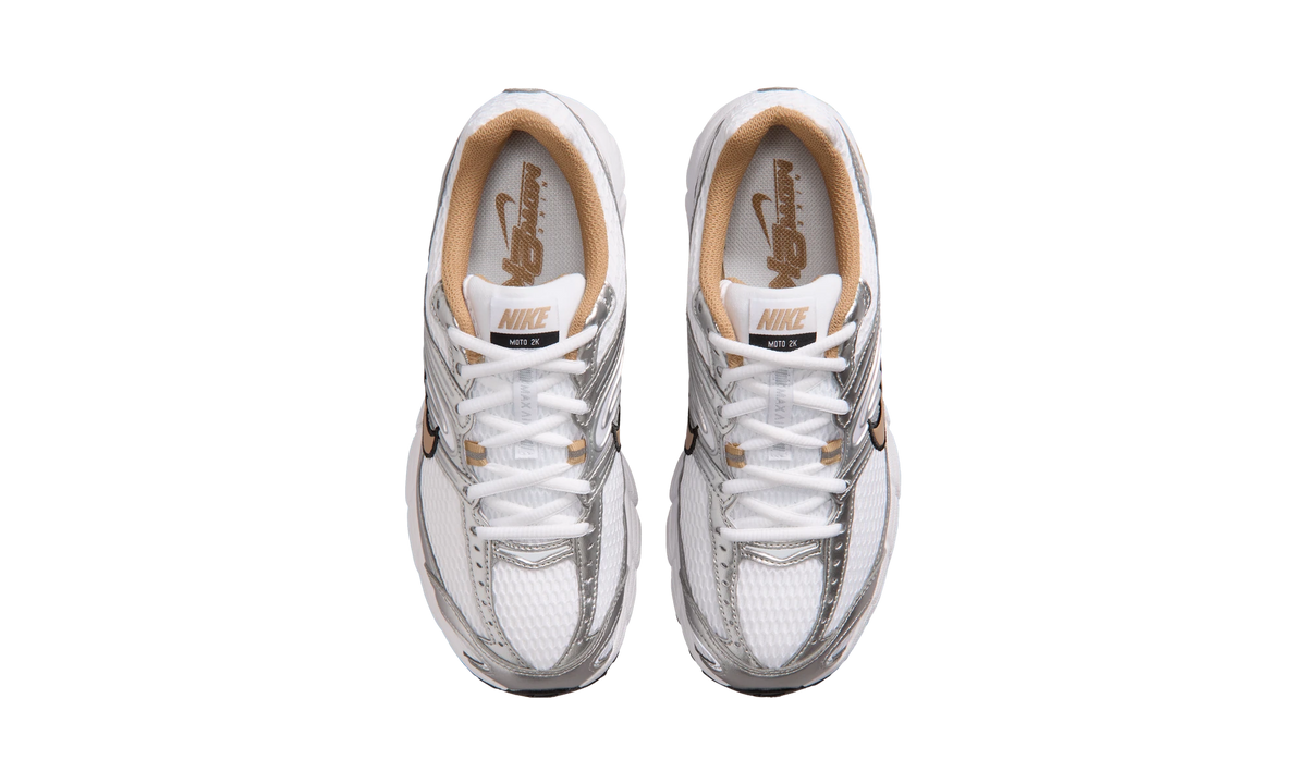 Nike Air Max Moto 2K shoes with reflective accents White/Metallic Silver/Black/British Khaki