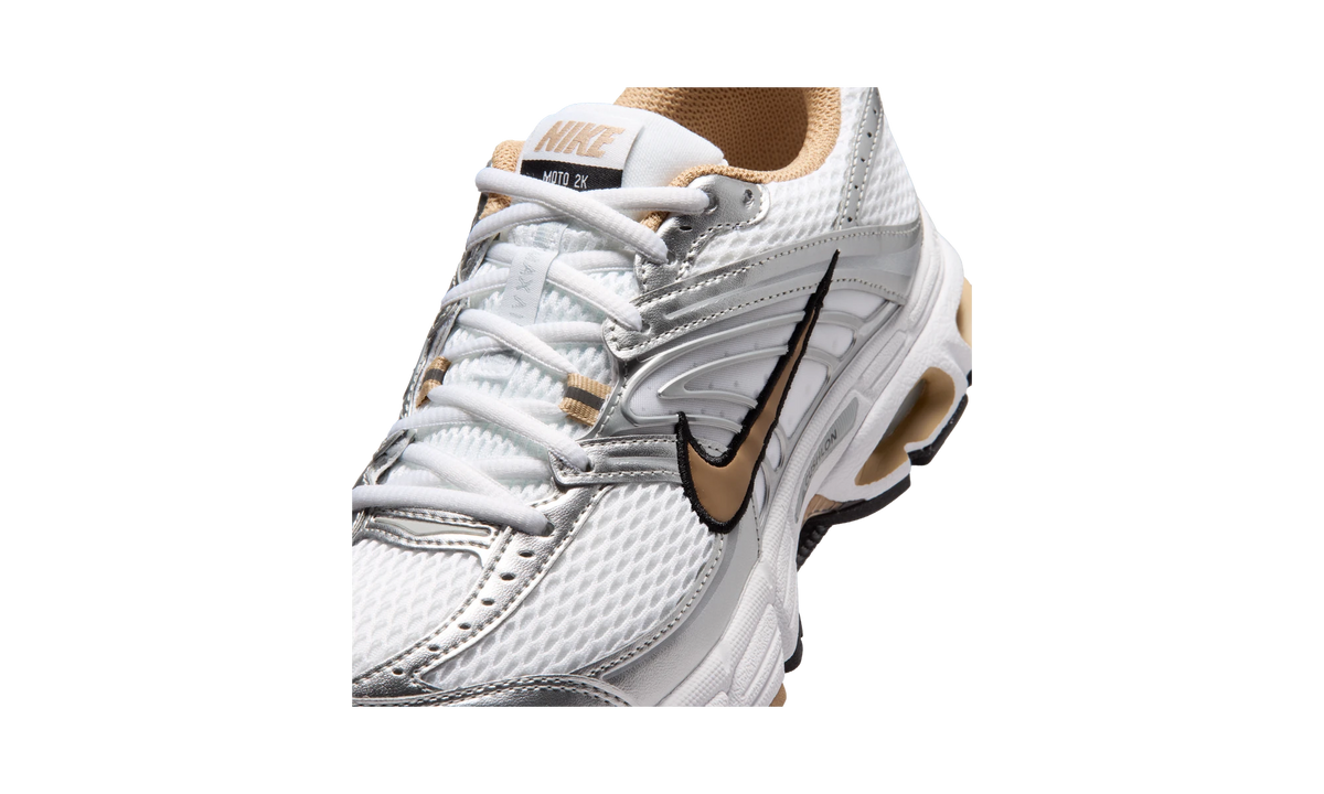 Nike Air Max Moto 2K shoes with reflective accents White/Metallic Silver/Black/British Khaki