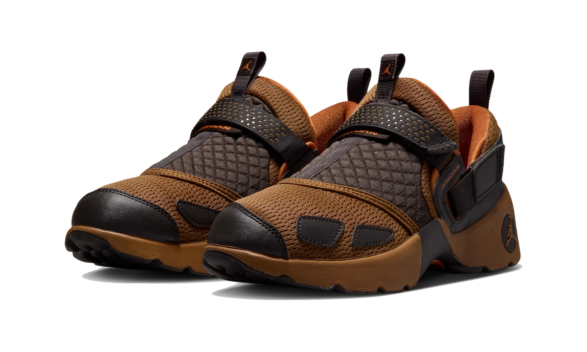 Air Jordan Trunner LX Light British Tan/Reflective Silver/White/Desert Orange