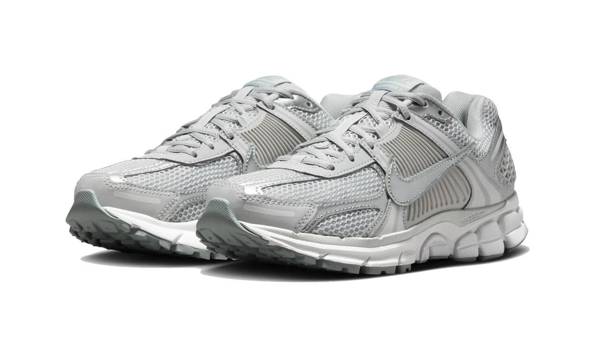 Nike Zoom Vomero 5 shoes with reflective accents Grey Fog/Off-White/Spruce Aura/Grey Fog