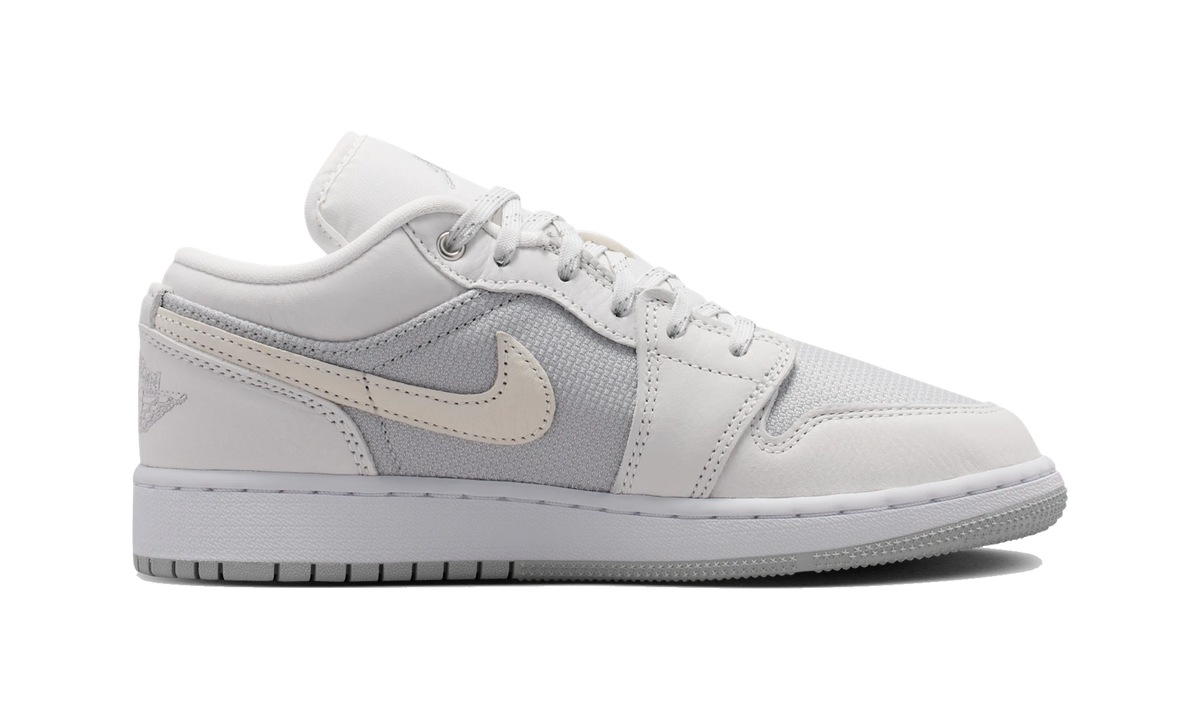 Air Jordan 1 Low SE Off-White/Soft Pearl/Light Smoke Grey