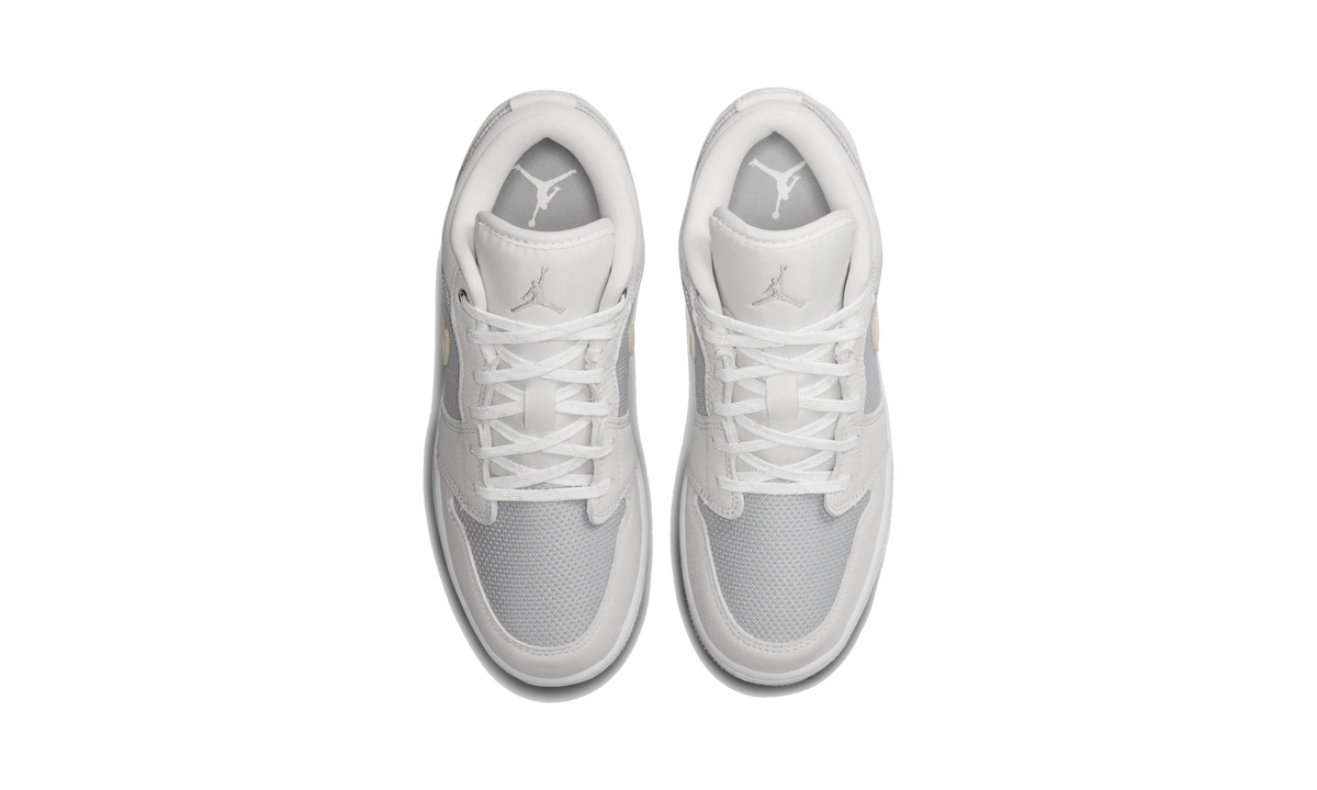 Air Jordan 1 Low SE Off-White/Soft Pearl/Light Smoke Grey
