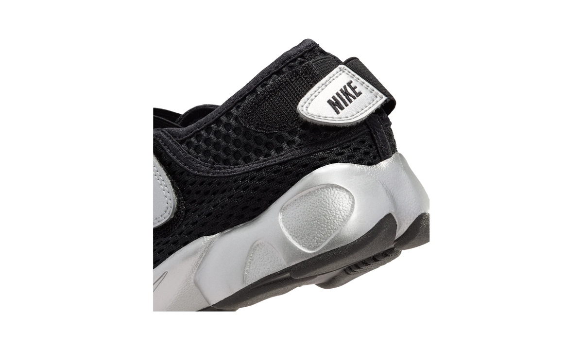 Nike Rift 2 SE Big/Younger Kids' Shoes Black/Metallic Silver