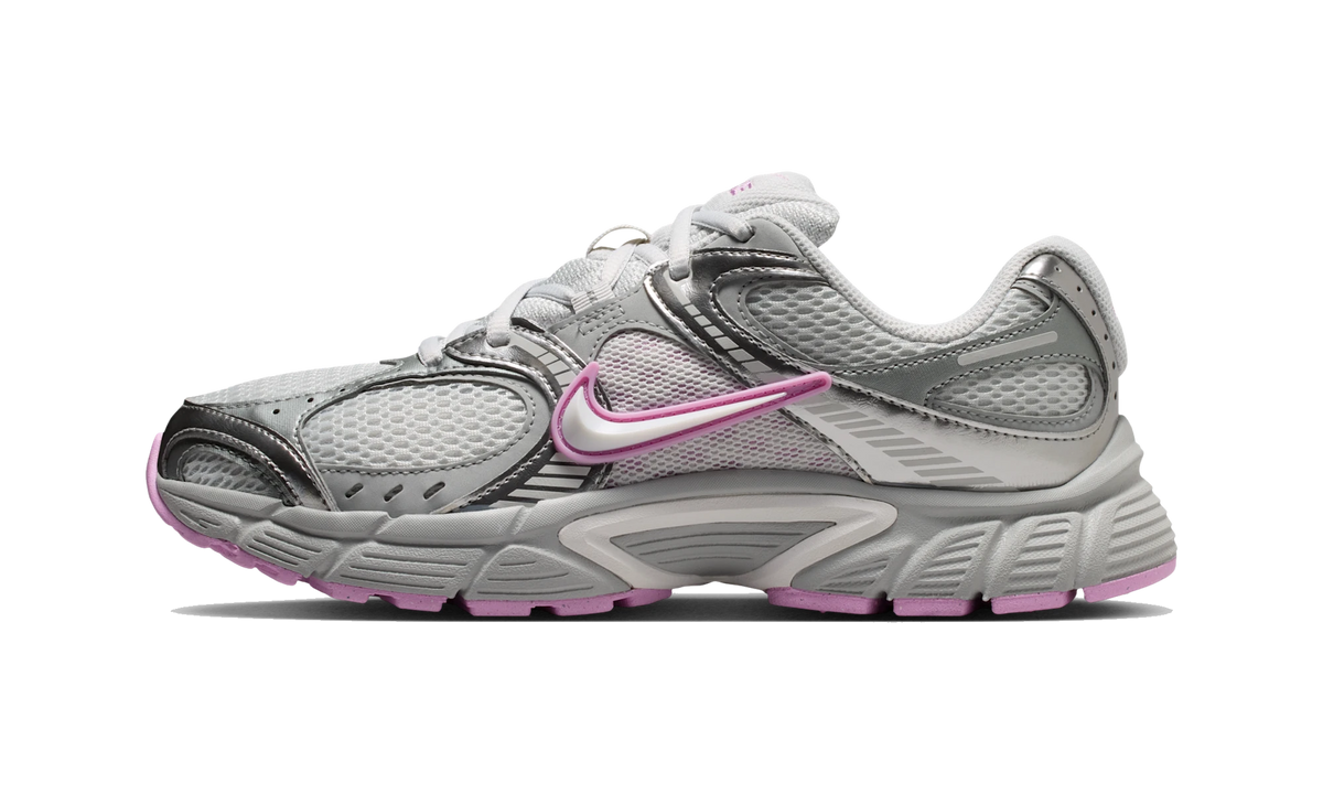 Nike V5 RNR shoes with reflective design accents Light Smoke Grey/Photon Dust/Light Magenta/Off-White