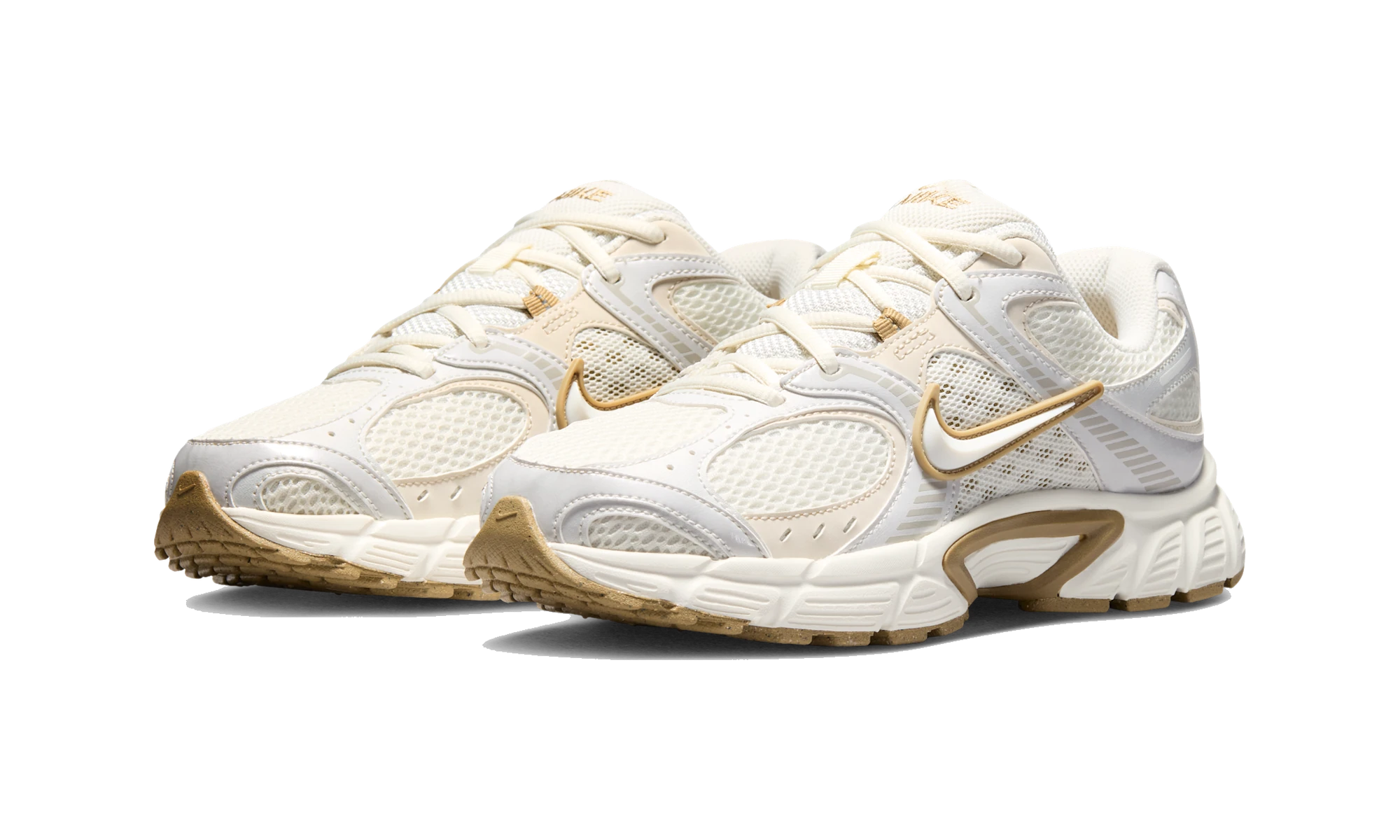 Nike V5 RNR shoes with reflective design accents Sail/Parachute Beige/Light Orewood Brown/Sail